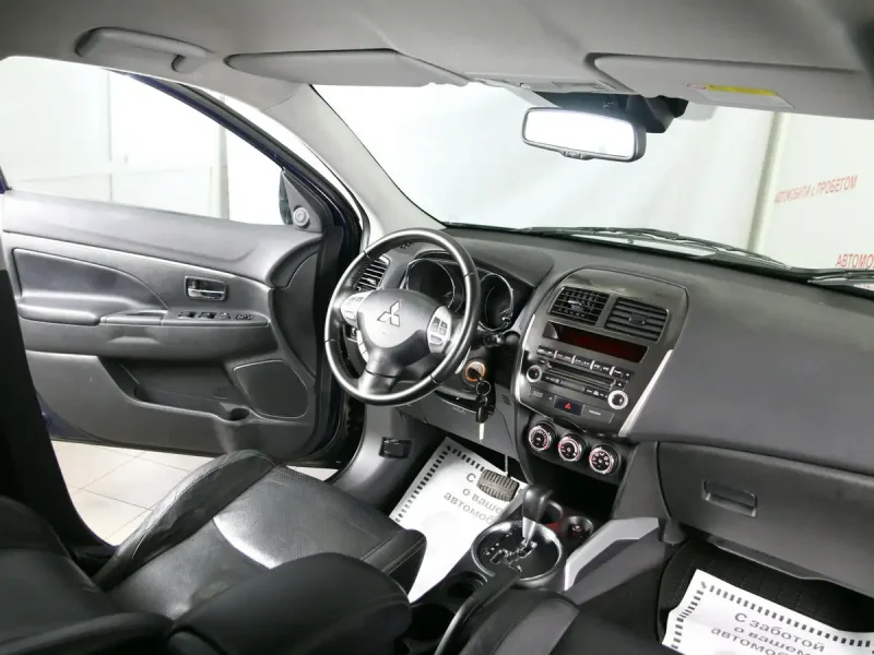 Mitsubishi ASX 2012 салон