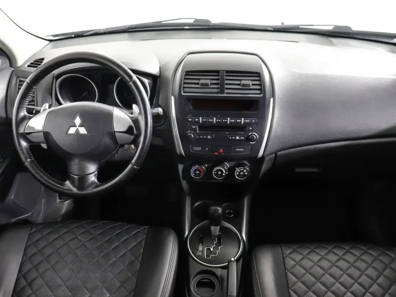 Mitsubishi ASX 2010 салон