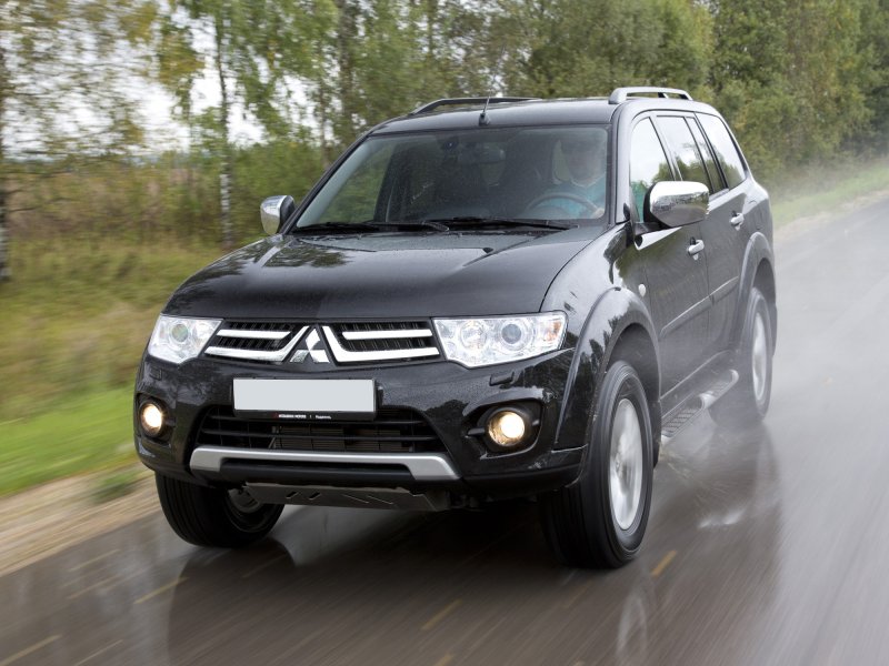 Mitsubishi Pajero Sport 2 2013
