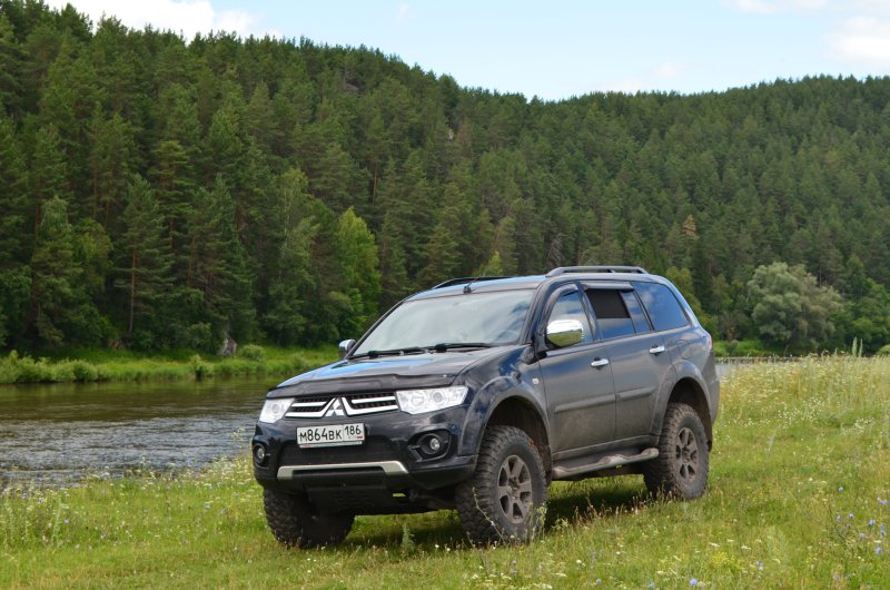 Mitsubishi Pajero Sport 2