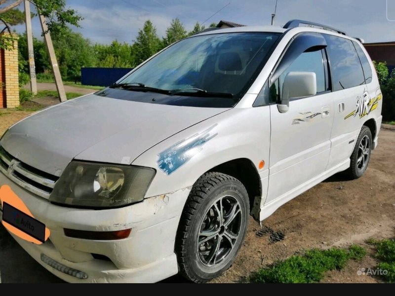 Mitsubishi RVR 1998