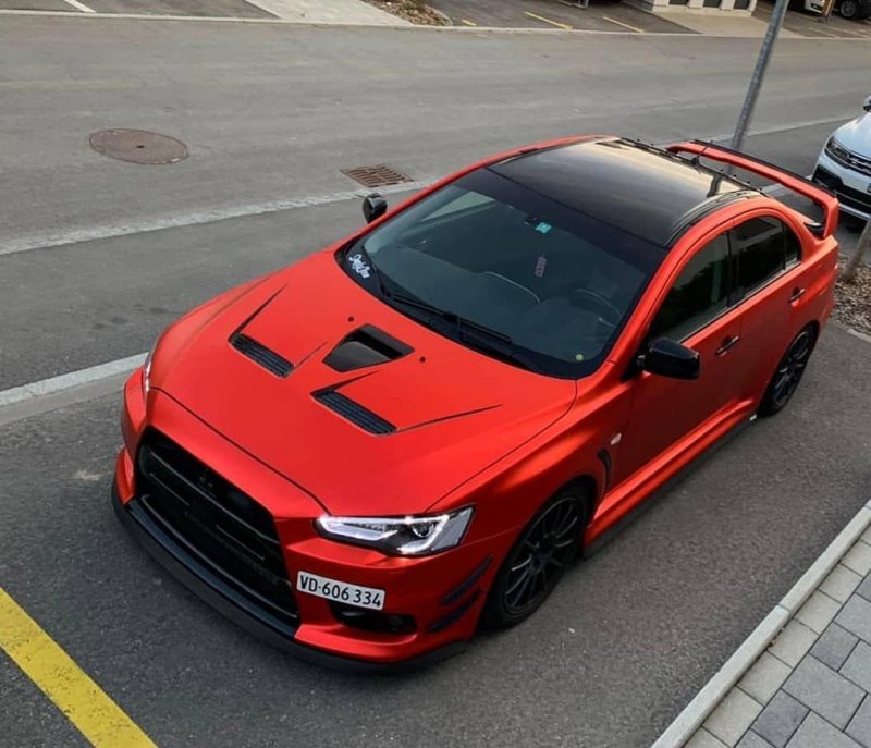 Mitsubishi Lancer Evolution 10 черный