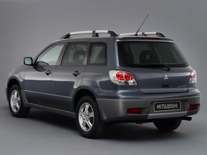 Mitsubishi Outlander 1