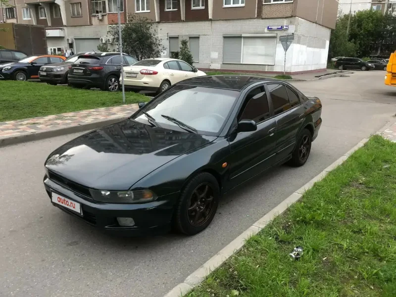 Mitsubishi Galant 8