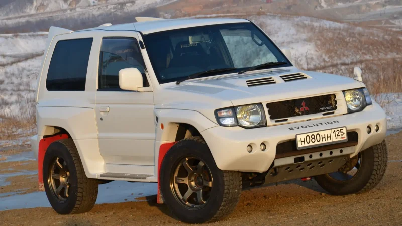 Mitsubishi Pajero EVO