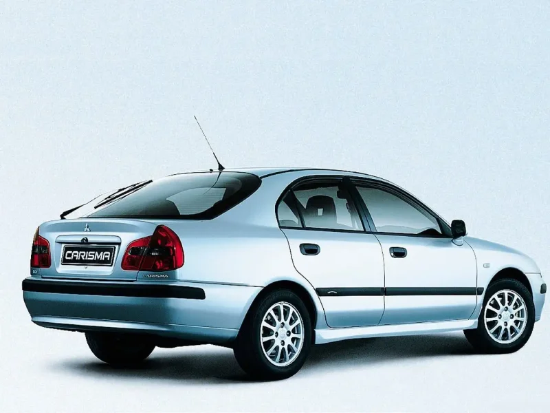 Mitsubishi Carisma 2000 хэтчбек