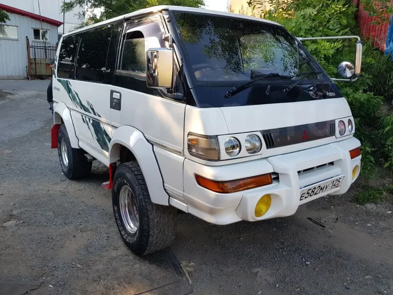 Митсубиси Делика p35w