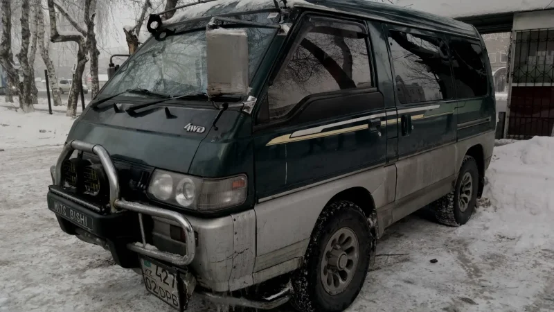 Митсубиси Делика p35w