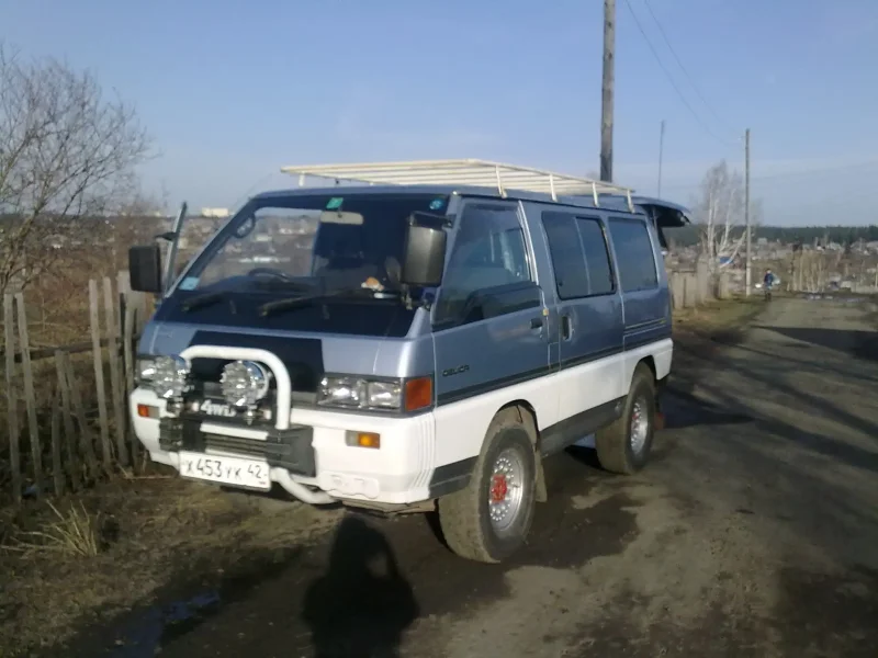 Делика кирпич 1991г на колесах 265 70 15