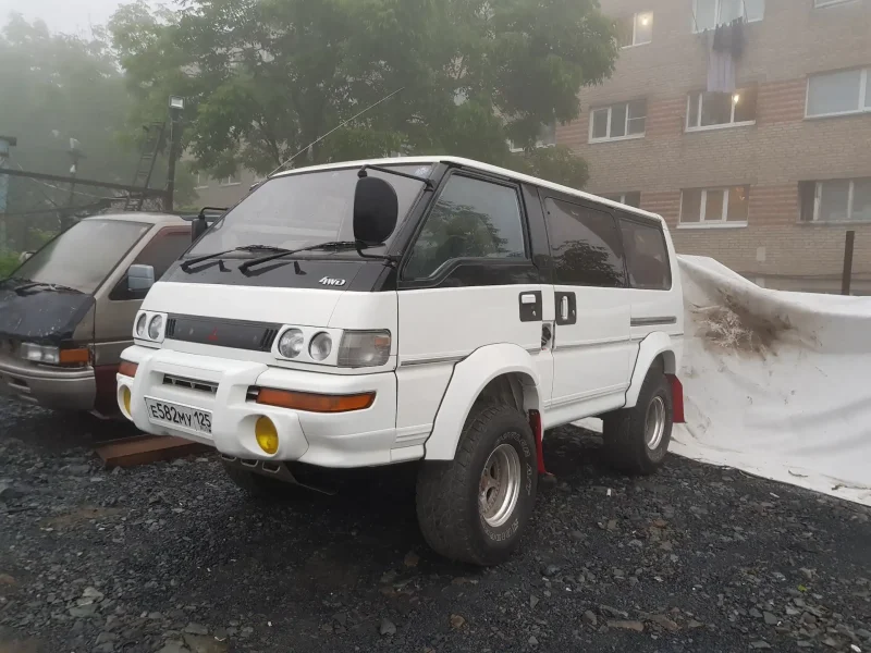 Mitsubishi Delica, p15t