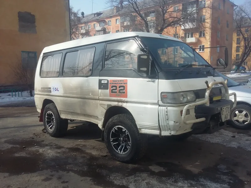 Mitsubishi Delica p35w воздухозаборник