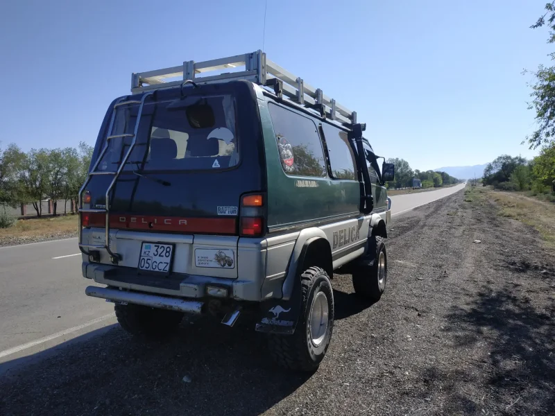 Mitsubishi Delica p35w