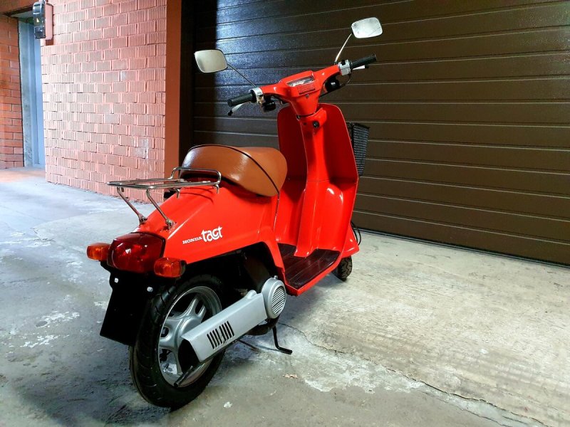 Скутер Honda Tact af09