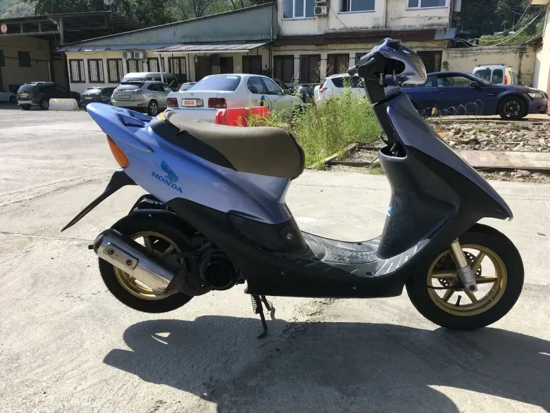 Скутер Honda Dio af 18