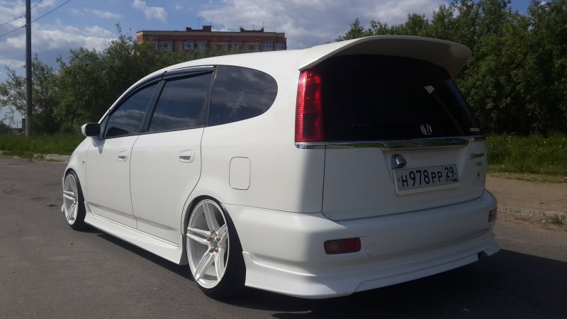 Спойлер Honda Stream