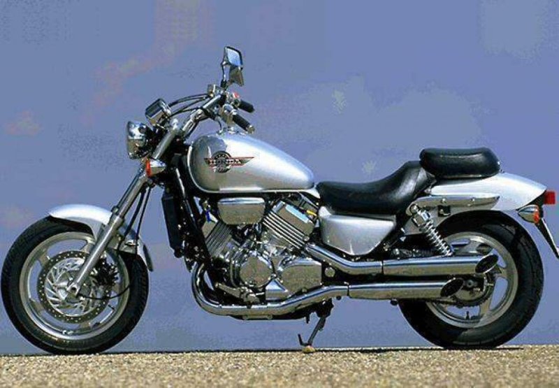 Мотоцикл Honda Magna 750