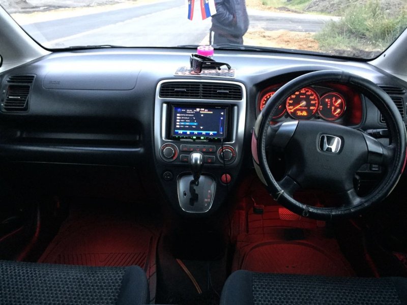 Honda Stream 2007 салон