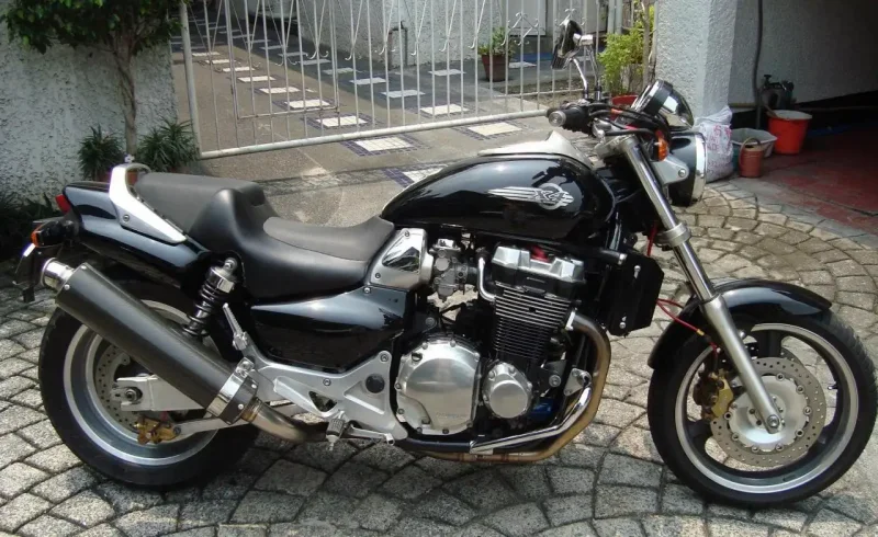 Honda x4 400