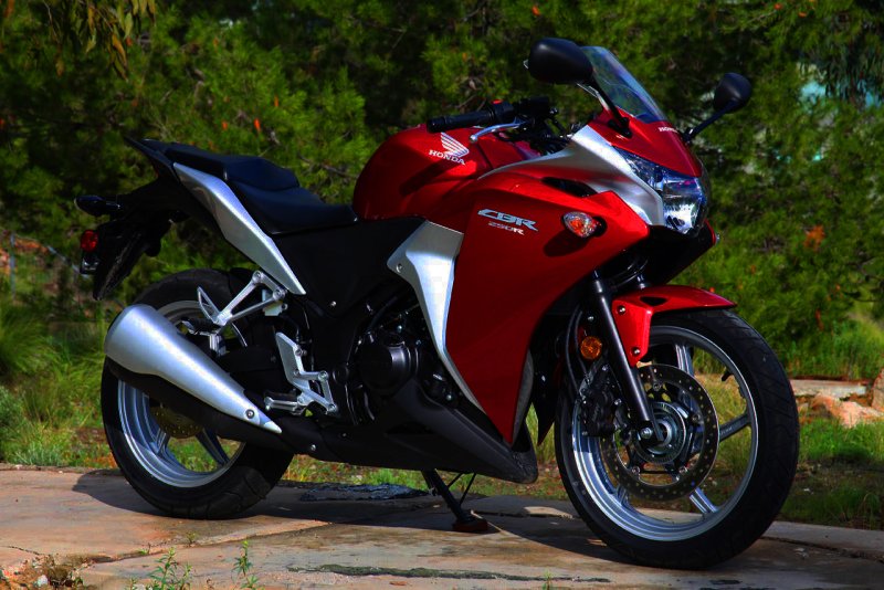 Мотоцикл Honda CBR 250