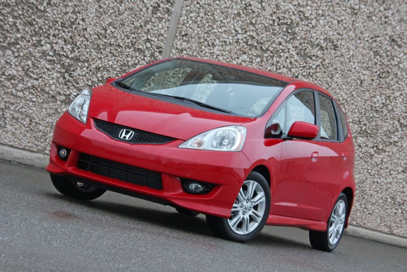 Хонда фит красная 2009