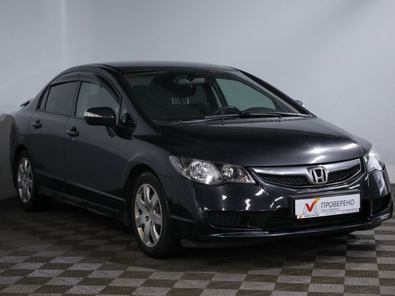 Honda Civic 8 поколение