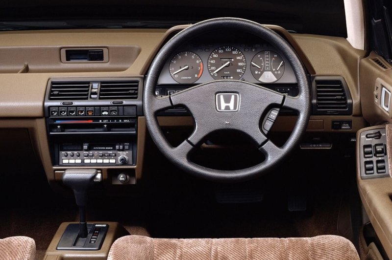 Honda Vigor 1985 салон