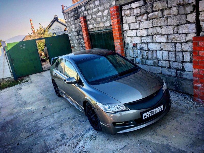 Honda Civic 4d серый