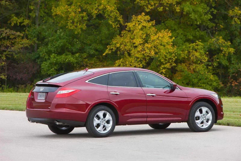 Машина Honda Crosstour