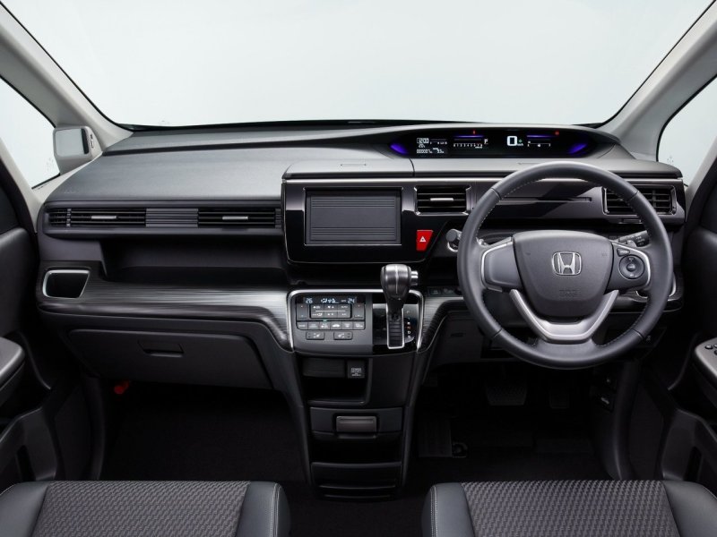 Honda Stepwgn 2015