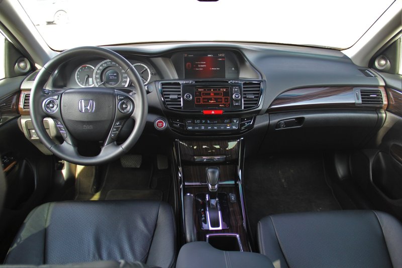 Honda Accord 9 Interior