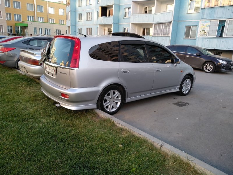 Honda Stream rn1