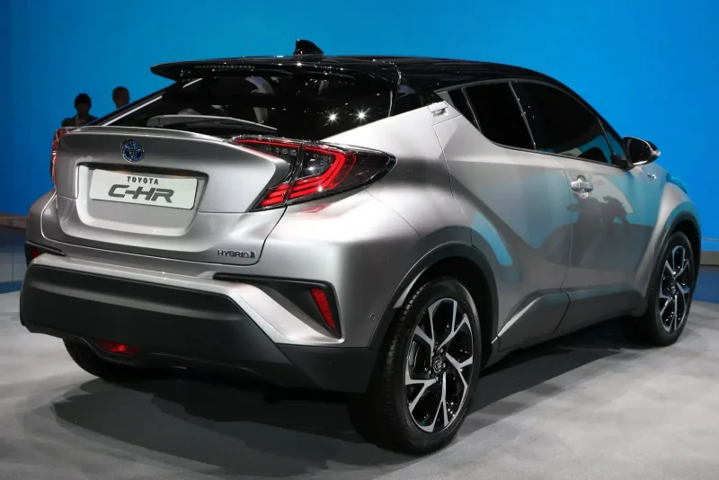 Toyota Chr гибрид 2022