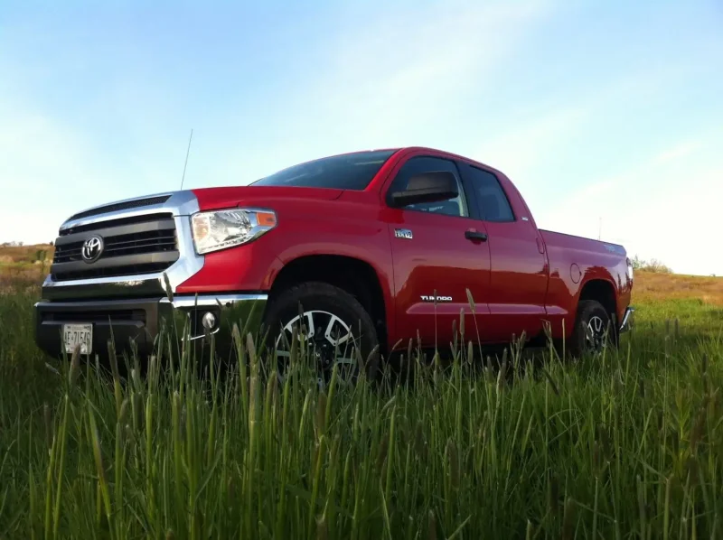 Toyota Tundra sr5 off Road 2020