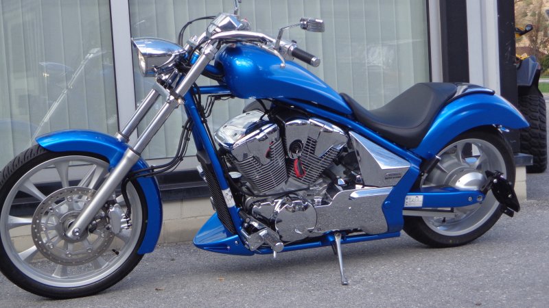 Мотоцикл Honda vt1300cx