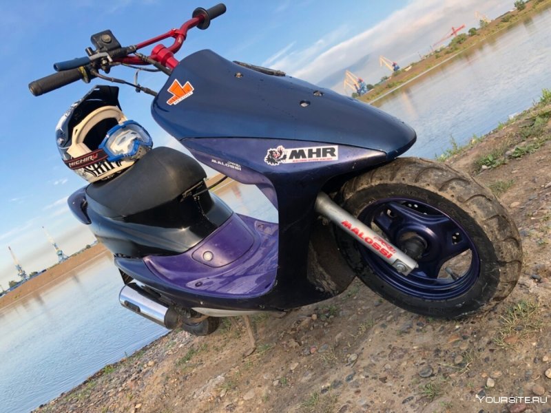 Honda Dio 35 ZX стант