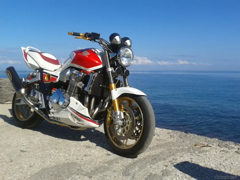 Мотоцикл Хонда сб 750