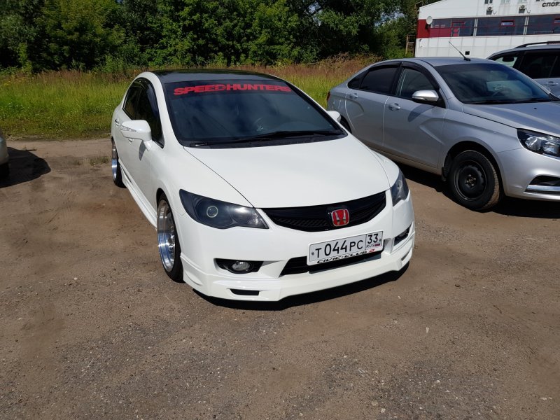 Honda Civic 8 белая