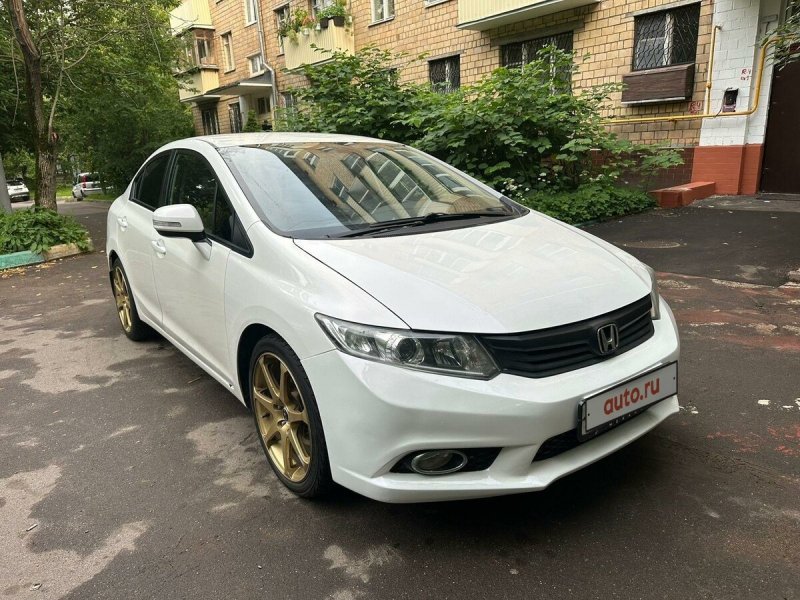 Honda Civic 8 хэтчбек