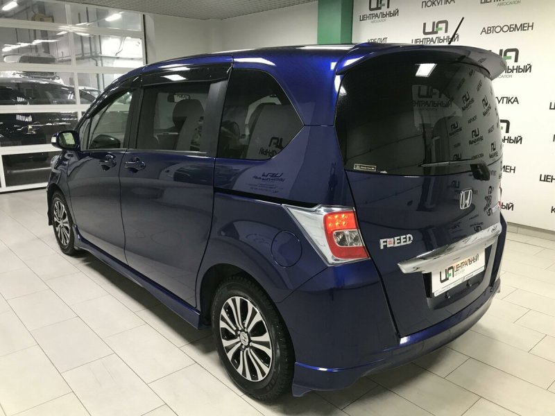 Honda freed Hybrid 2015