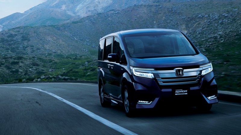 Honda минивэн Stepwgn