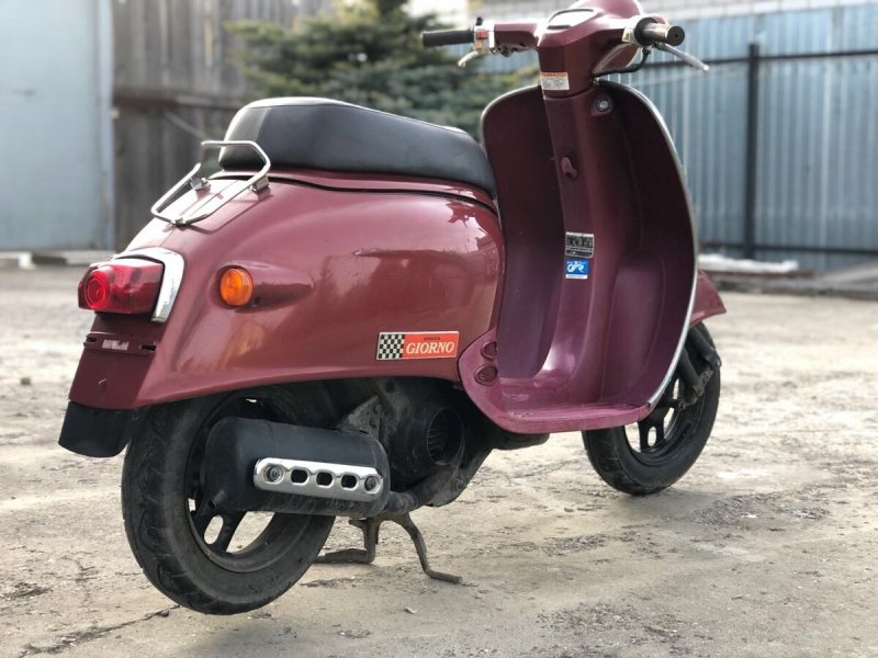 Скутер Honda giorno