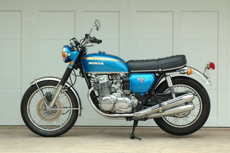 Мотоцикл Honda классический св1985