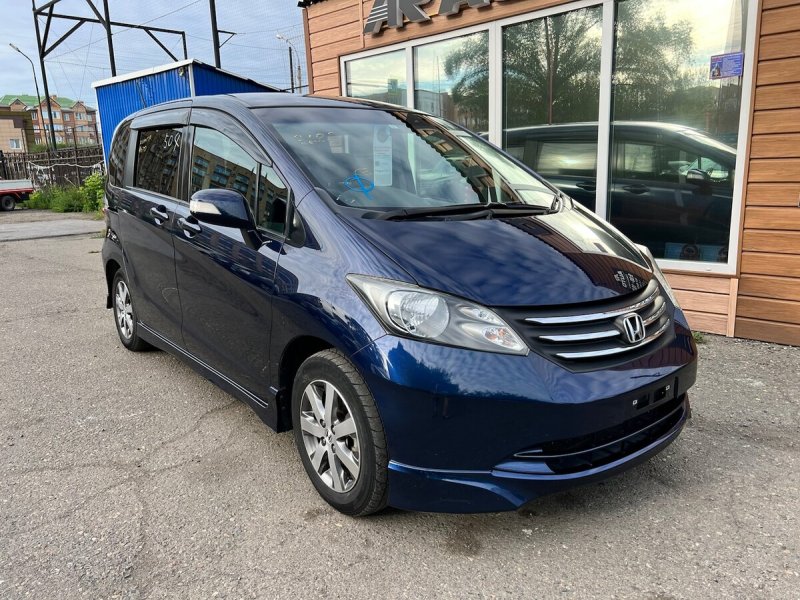 Honda freed 2018 черный