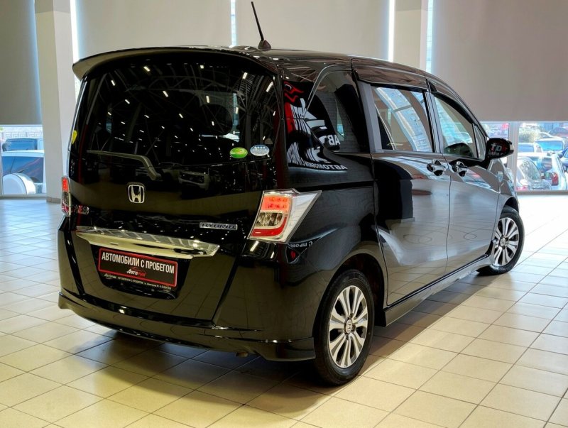 Honda freed 2016