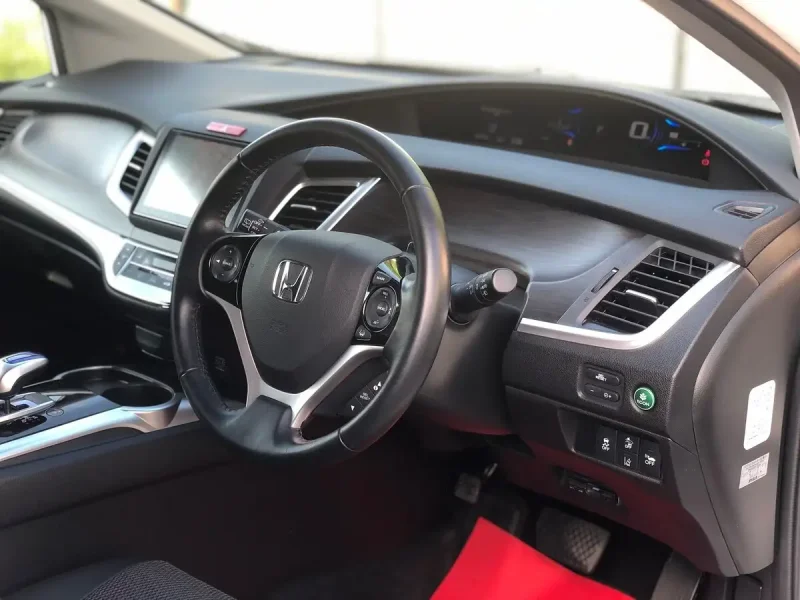 Honda Jade Hybrid 2015