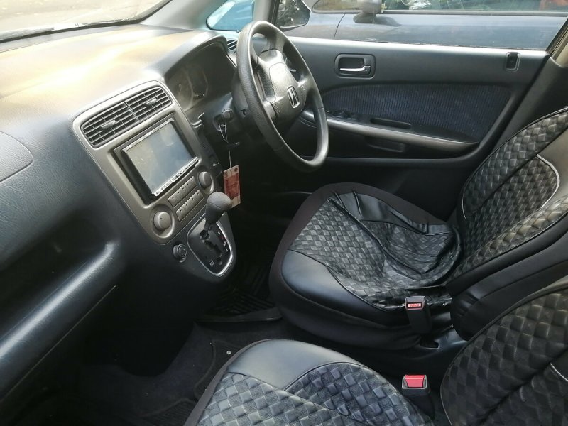 Honda Stream 2010 салон