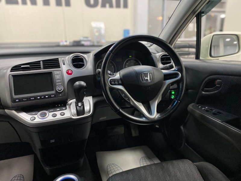 Honda Stream 2007 салон