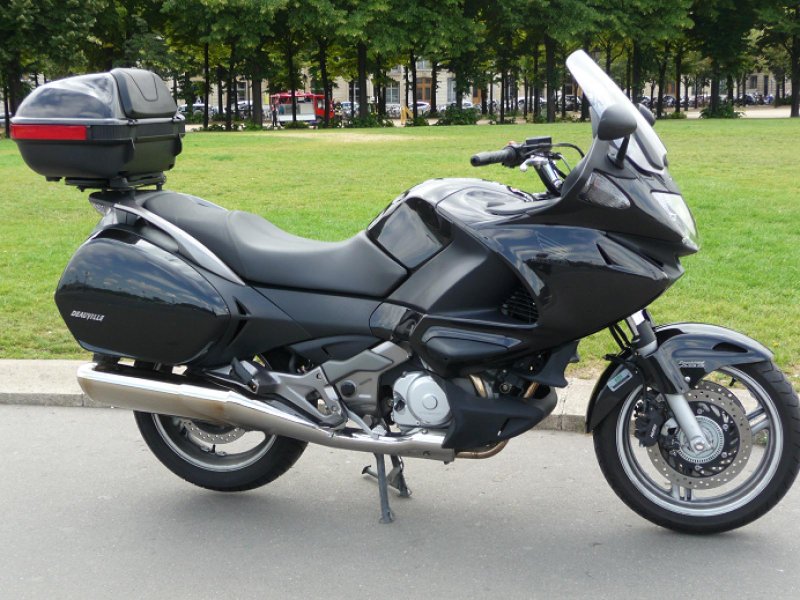 Мотоцикл Honda Deauville