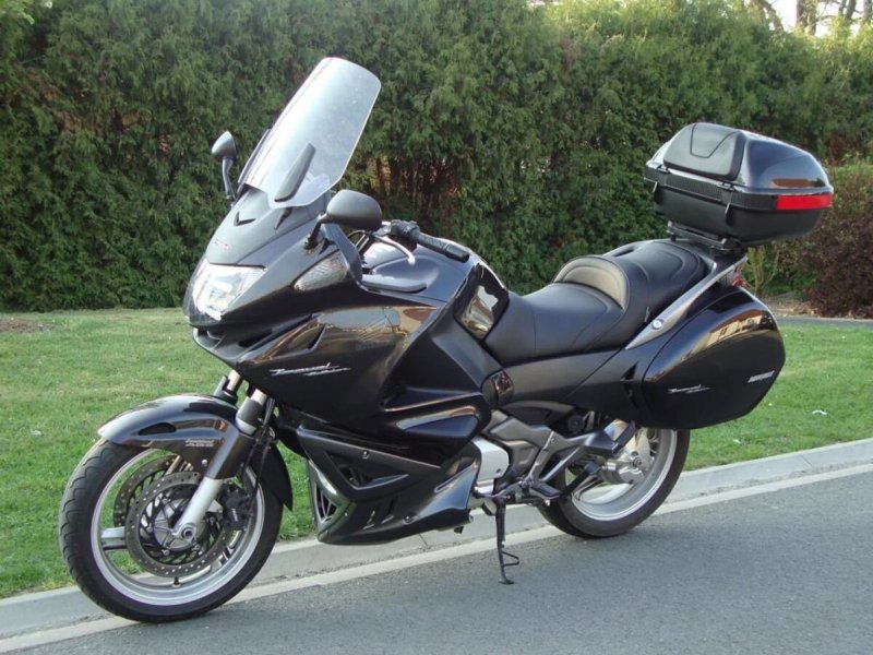 Мотоцикл Honda nt700v Deauville