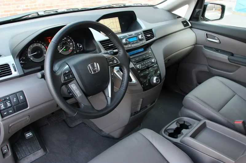 Honda Odyssey 2012 салон